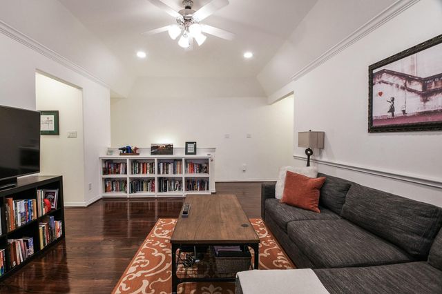 1111 W 26th Street, Houston, TX 77008