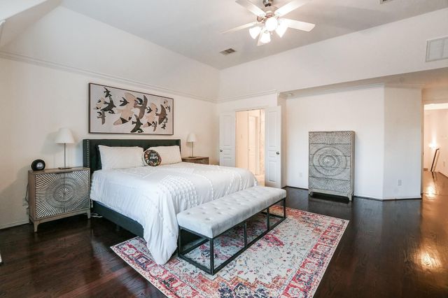 1111 W 26th Street, Houston, TX 77008
