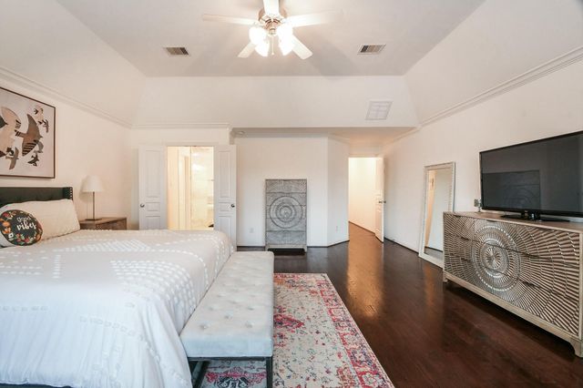 1111 W 26th Street, Houston, TX 77008
