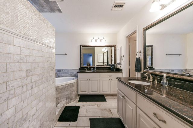 1111 W 26th Street, Houston, TX 77008