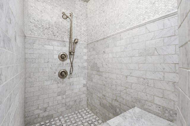 1111 W 26th Street, Houston, TX 77008