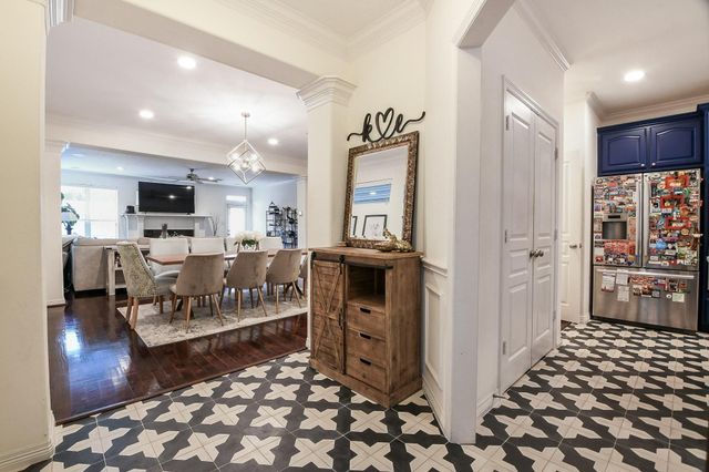 1111 W 26th Street, Houston, TX 77008