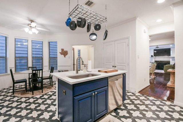 1111 W 26th Street, Houston, TX 77008
