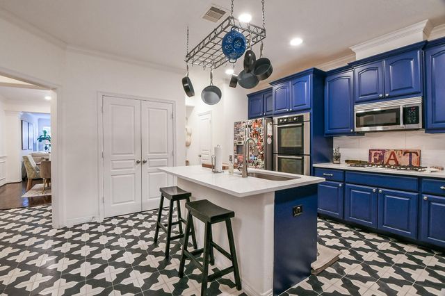 1111 W 26th Street, Houston, TX 77008