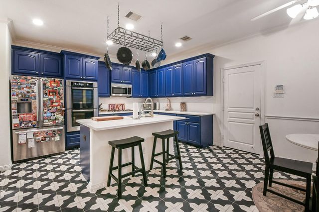 1111 W 26th Street, Houston, TX 77008
