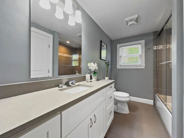 851 Forest St, North Andover, MA 01845