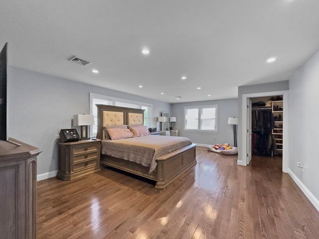 851 Forest St, North Andover, MA 01845