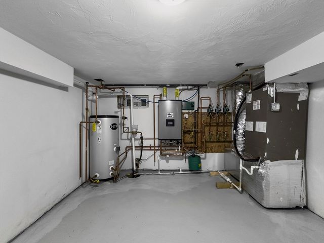 851 Forest St, North Andover, MA 01845