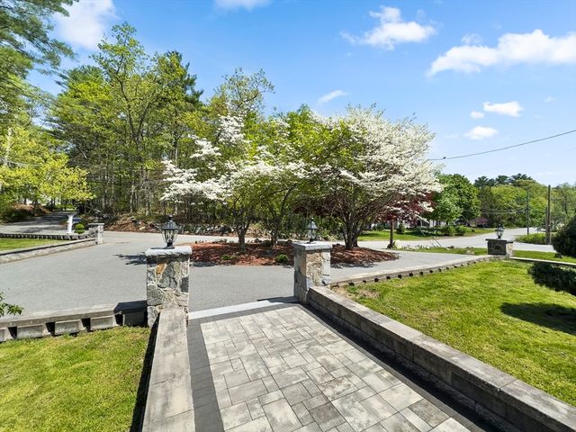 851 Forest St, North Andover, MA 01845