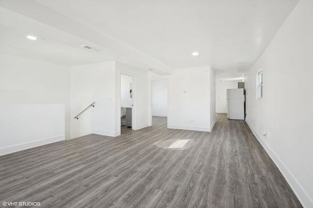 7049 S Damen Avenue, Chicago, IL 60636