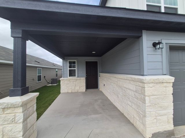 942 BLUEGRASS PT, New Braunfels, TX 78130