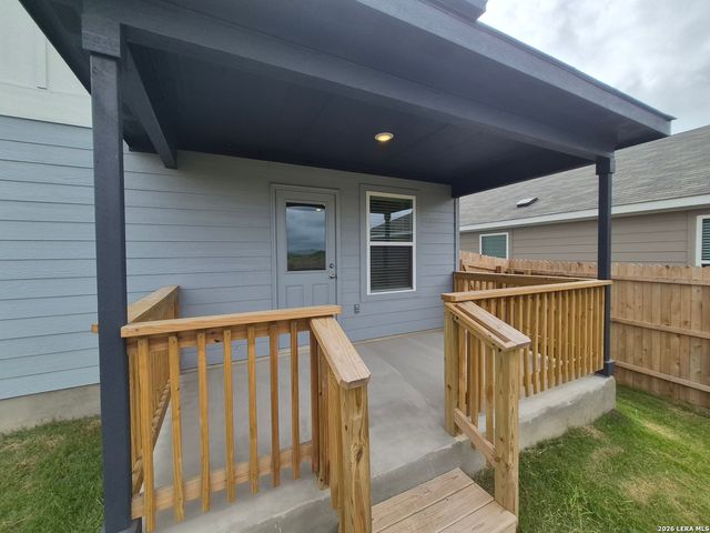 942 BLUEGRASS PT, New Braunfels, TX 78130