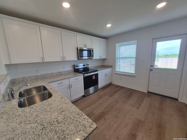 942 BLUEGRASS PT, New Braunfels, TX 78130
