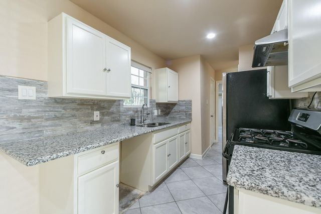 6803 La Violetta Drive, Houston, TX 77083