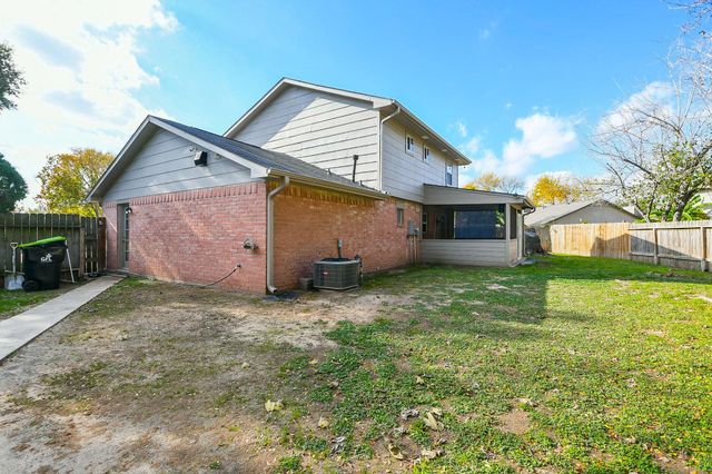 6803 La Violetta Drive, Houston, TX 77083