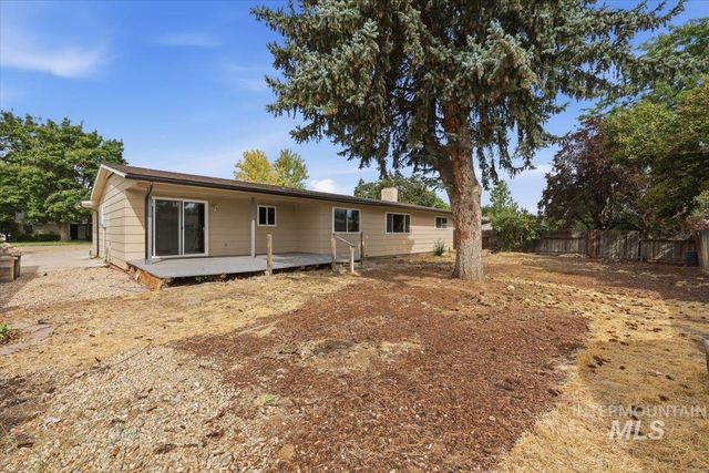1904 NW 8th St, Meridian, ID 83646