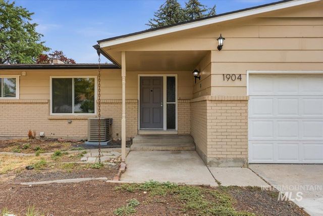 1904 NW 8th St, Meridian, ID 83646