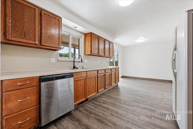 1904 NW 8th St, Meridian, ID 83646