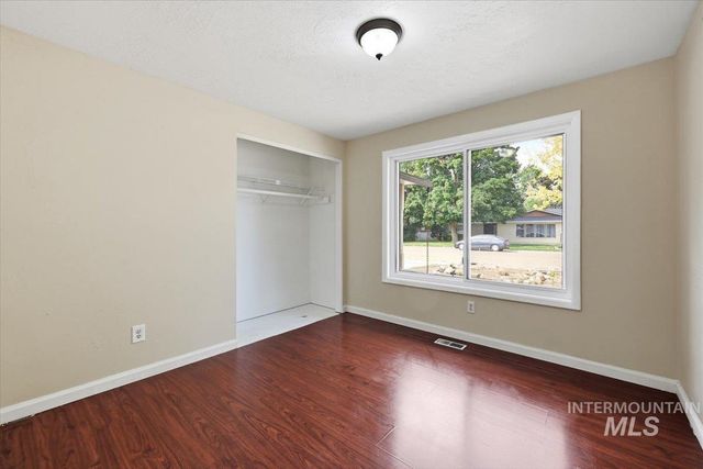 1904 NW 8th St, Meridian, ID 83646