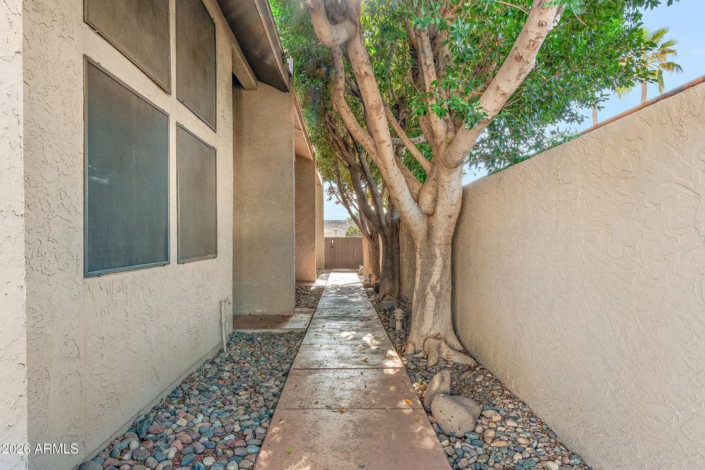 7858 E GLENROSA Avenue, Scottsdale, AZ 85251 — photo 5