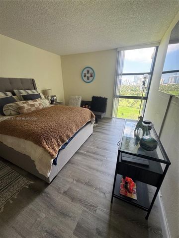20335 W Country Club Dr 1205, Aventura, FL 33180