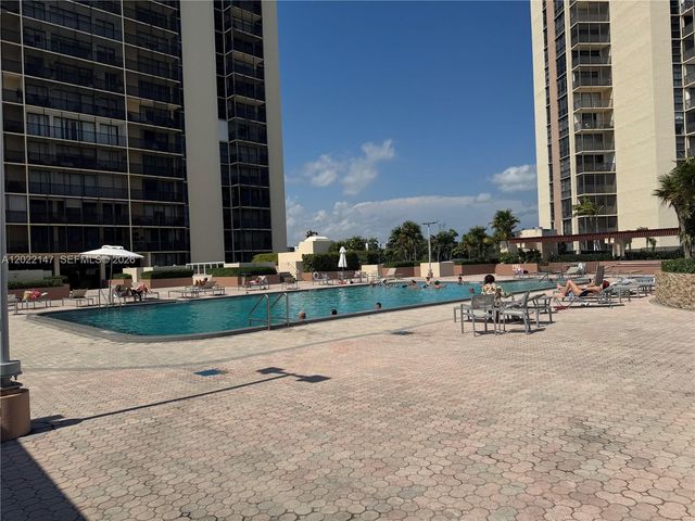 20335 W Country Club Dr 1205, Aventura, FL 33180