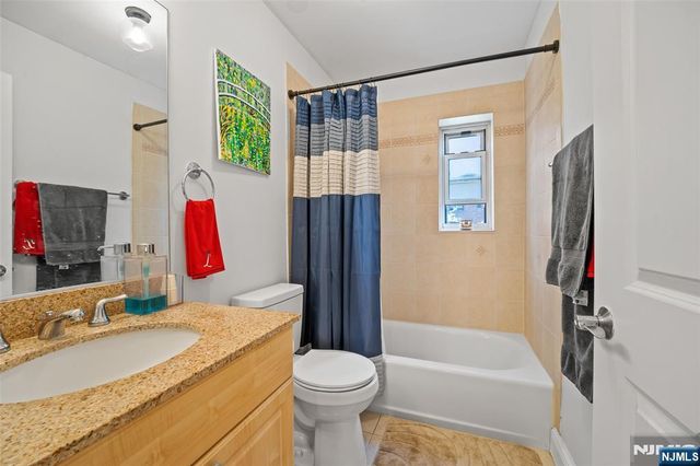 70 Munn Avenue 401, East Orange, NJ 07018