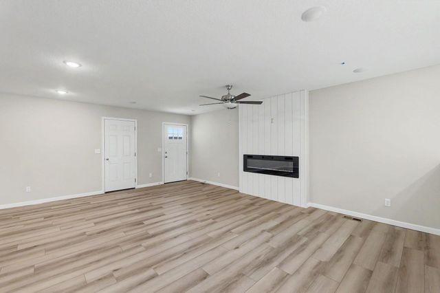 9267 E Fox Pointe, Bel Aire, KS 67226