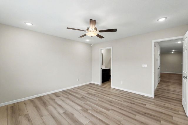 9267 E Fox Pointe, Bel Aire, KS 67226
