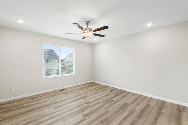 9267 E Fox Pointe, Bel Aire, KS 67226