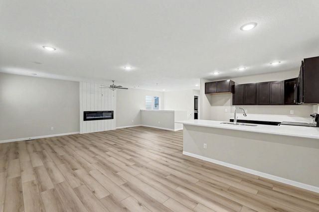 9267 E Fox Pointe, Bel Aire, KS 67226