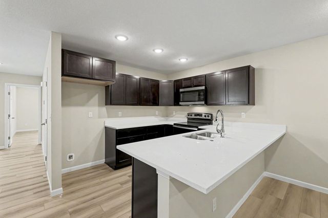 9267 E Fox Pointe, Bel Aire, KS 67226