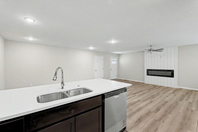 9267 E Fox Pointe, Bel Aire, KS 67226