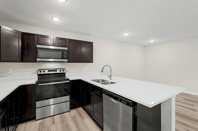9267 E Fox Pointe, Bel Aire, KS 67226
