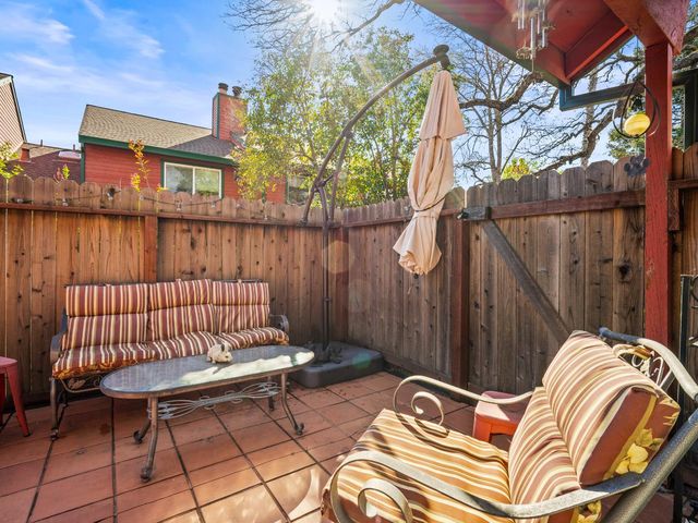 9350 River Oaks Ln, Orangevale, CA 95662