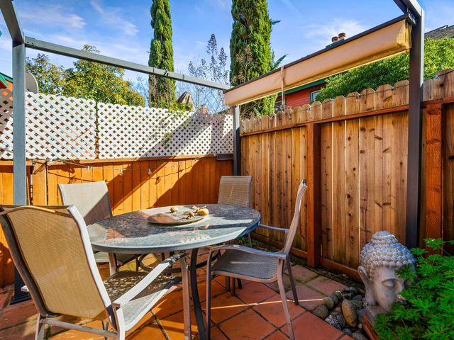 9350 River Oaks Ln, Orangevale, CA 95662