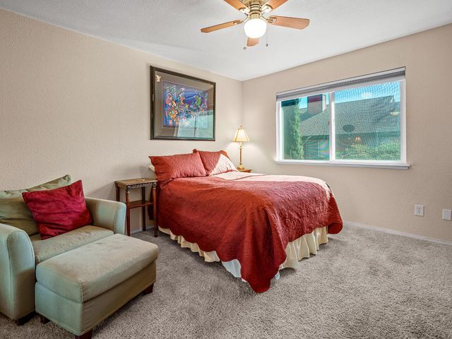 9350 River Oaks Ln, Orangevale, CA 95662