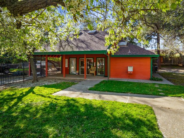 9350 River Oaks Ln, Orangevale, CA 95662