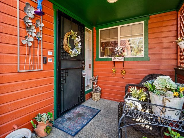 9350 River Oaks Ln, Orangevale, CA 95662