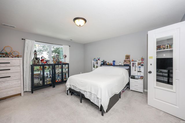 10416 Silver Rock Chase Boulevard, New Haven, IN 46774