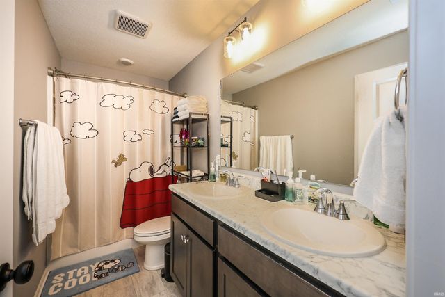 10416 Silver Rock Chase Boulevard, New Haven, IN 46774