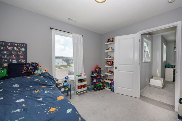 10416 Silver Rock Chase Boulevard, New Haven, IN 46774
