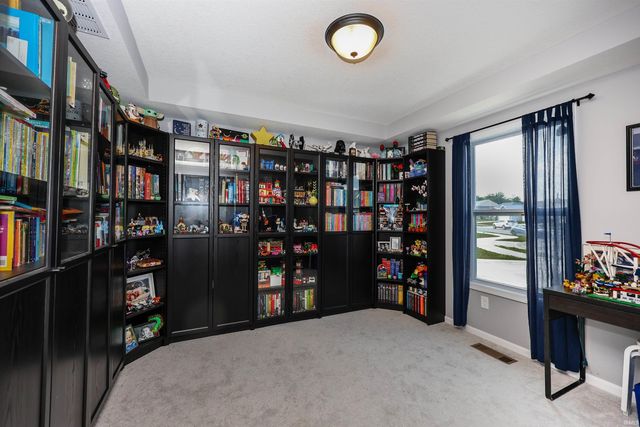 10416 Silver Rock Chase Boulevard, New Haven, IN 46774