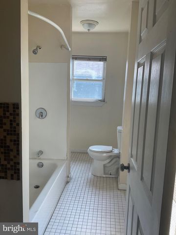 2525 BARCLAY ST, Baltimore, MD 21218