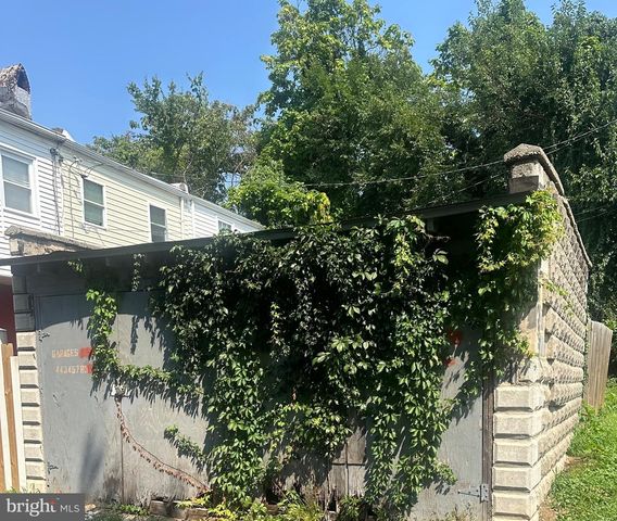2525 BARCLAY ST, Baltimore, MD 21218