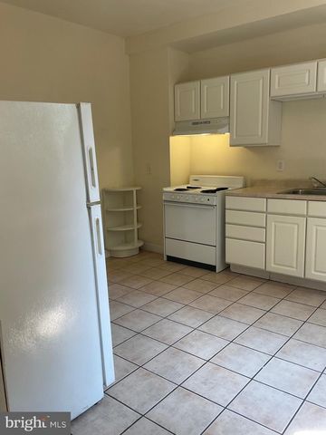2525 BARCLAY ST, Baltimore, MD 21218