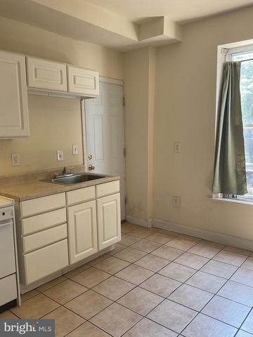 2525 BARCLAY ST, Baltimore, MD 21218