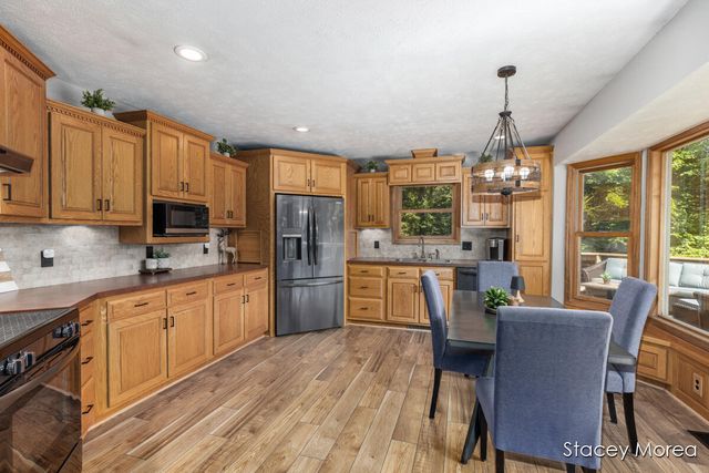 12173 Hart Street NE, Greenville, MI 48838