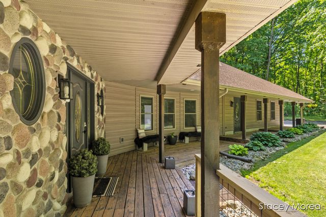 12173 Hart Street NE, Greenville, MI 48838