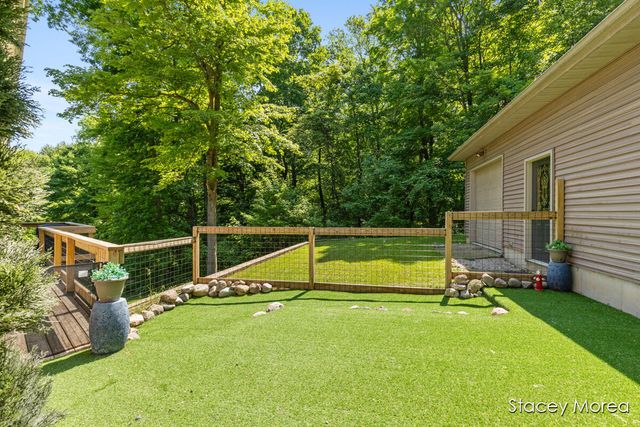 12173 Hart Street NE, Greenville, MI 48838
